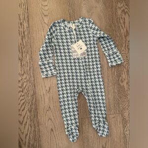Never worn Kate Quinn 0-3m blue houndstooth footie